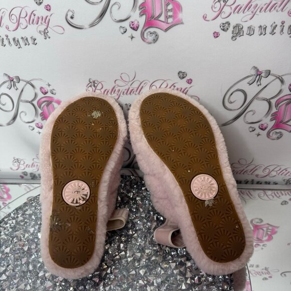 UGG slippers fluff yeah slides open toe sandal style with stretchy elastic back - Picture 6 of 6